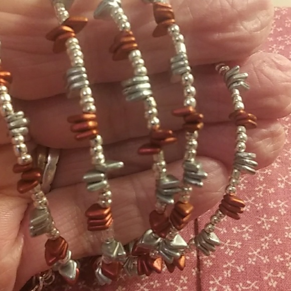 A BUNDLE OF 2 MEMORY WIRE BRACELETS - Picture 2 of 6